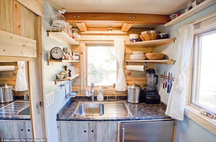 Illustration de l'article : N'ayant pas de quoi se payer une grosse villa, il se construit ce petit cocon pour 20.000 euros!