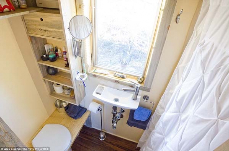 Illustration de l'article : N'ayant pas de quoi se payer une grosse villa, il se construit ce petit cocon pour 20.000 euros!