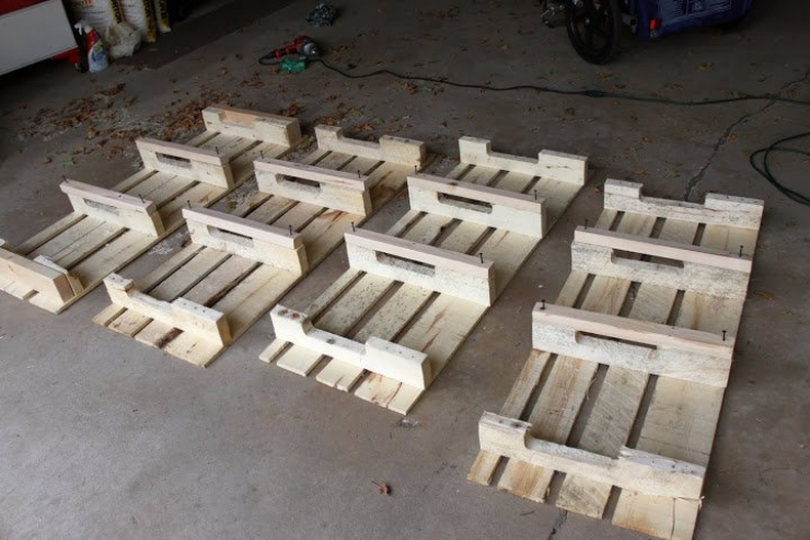 Illustration de l'article : La Magie des palettes: Voici une bonne astuce pour recycler les votres et en fabriquer un magnifique bac de rangement pour chaussures!