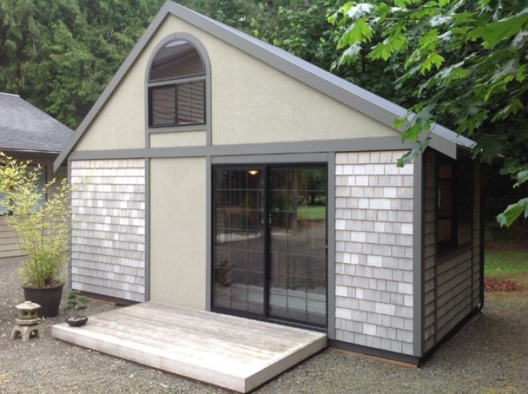 Illustration de l'article : Cette petite maison semble banale à première vue, pourtant l'intérieur est des plus surprenants!