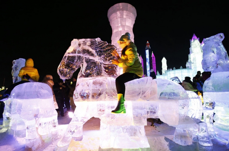 Illustration de l'article : Ces sculptures de glace sont certainement les plus impressionnantes que aurez vu dans votre vie!