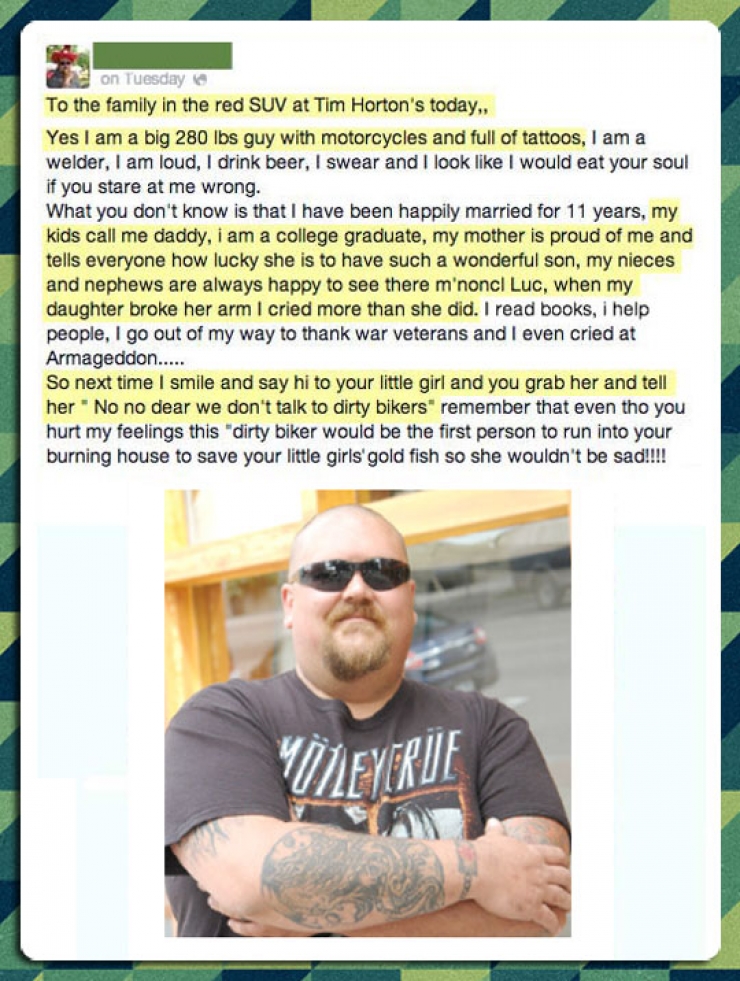 Illustration de l'article : Une m&egrave;re d&eacute;fend sa fille de parler avec ce motard, la r&eacute;ponse de celui-ci est excellente!