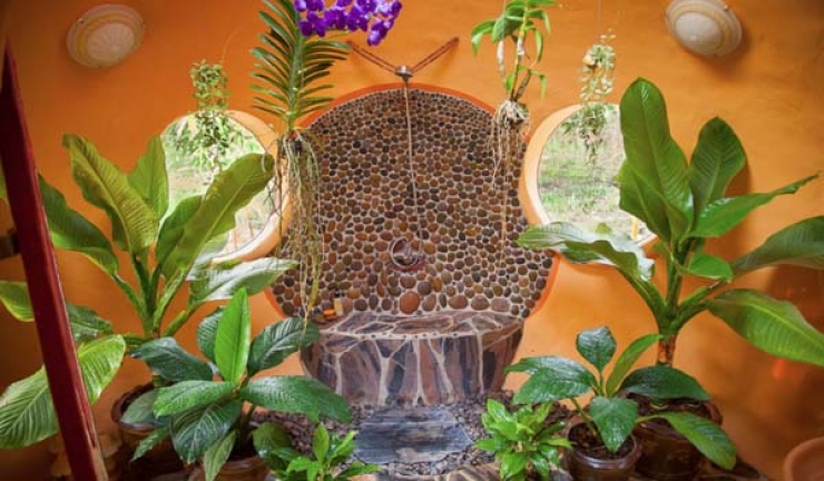 Illustration de l'article : Il a commenc&eacute; avec presque rien pourtant ce qu'il a b&acirc;ti en 6 semaines est incroyable!