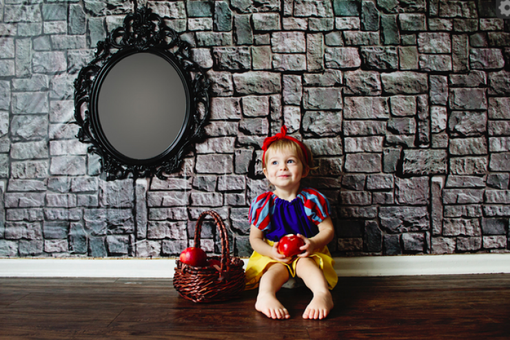 Illustration de l'article : Quand deux petites filles deviennent les personnages de leurs contes de f&eacute;es pr&eacute;f&eacute;r&eacute;s !