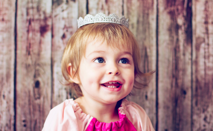 Illustration de l'article : Quand deux petites filles deviennent les personnages de leurs contes de f&eacute;es pr&eacute;f&eacute;r&eacute;s !