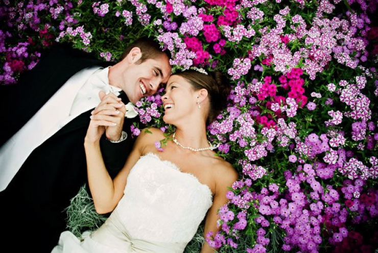 Illustration de l'article : Voici 50 id&eacute;es de photos originales &agrave; faire lors d'un mariage! Ca pourrait vous servir!