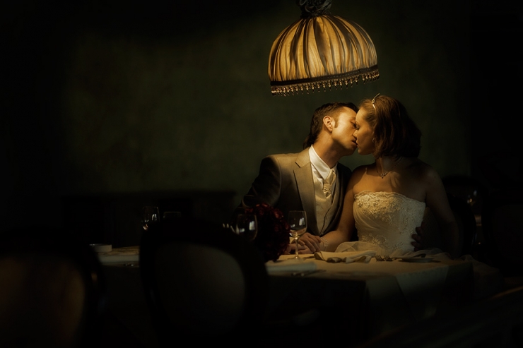 Illustration de l'article : Voici 50 id&eacute;es de photos originales &agrave; faire lors d'un mariage! Ca pourrait vous servir!