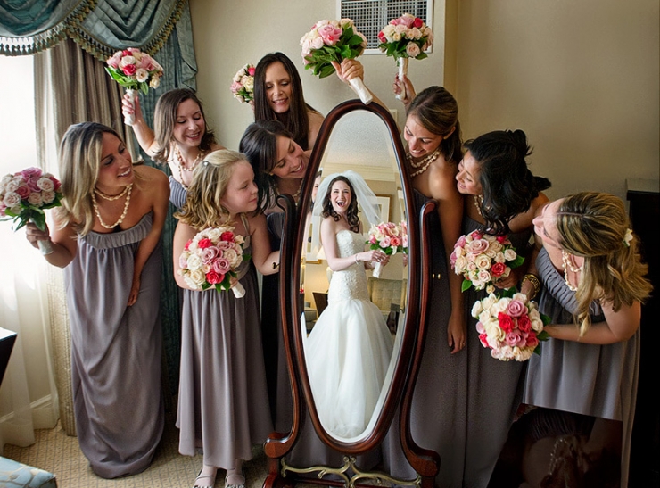 Illustration de l'article : Voici 50 id&eacute;es de photos originales &agrave; faire lors d'un mariage! Ca pourrait vous servir!