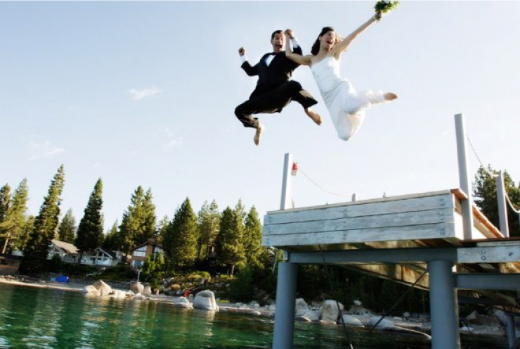 Illustration de l'article : Voici 50 id&eacute;es de photos originales &agrave; faire lors d'un mariage! Ca pourrait vous servir!