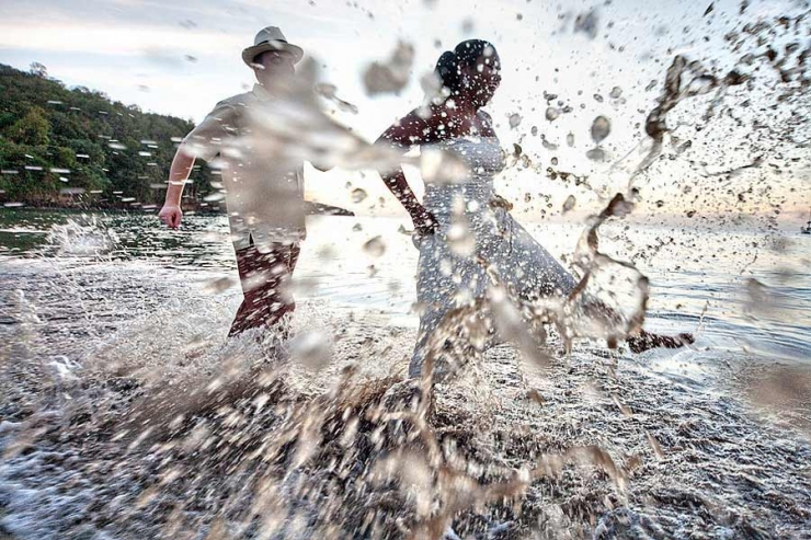Illustration de l'article : Voici 50 id&eacute;es de photos originales &agrave; faire lors d'un mariage! Ca pourrait vous servir!