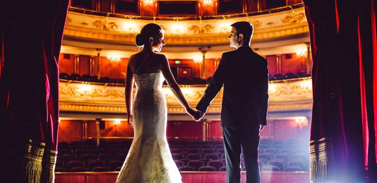 Illustration de l'article : Voici 50 id&eacute;es de photos originales &agrave; faire lors d'un mariage! Ca pourrait vous servir!