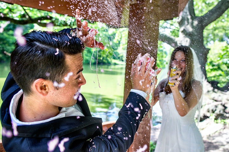 Illustration de l'article : Voici 50 id&eacute;es de photos originales &agrave; faire lors d'un mariage! Ca pourrait vous servir!