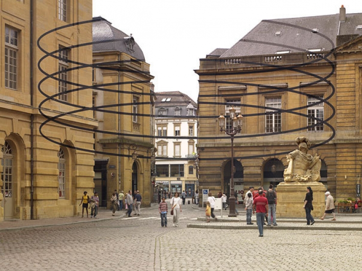 Illustration de l'article : Ce que vous voyez n'existe pas vraiment, d&eacute;couvrez cet impressionnant ph&eacute;nom&egrave;ne d'illusion qu'on appelle l'Anamorphose!