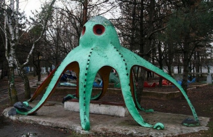 Illustration de l'article : 20 photos de jardins d'enfants plut&ocirc;t flippantes !