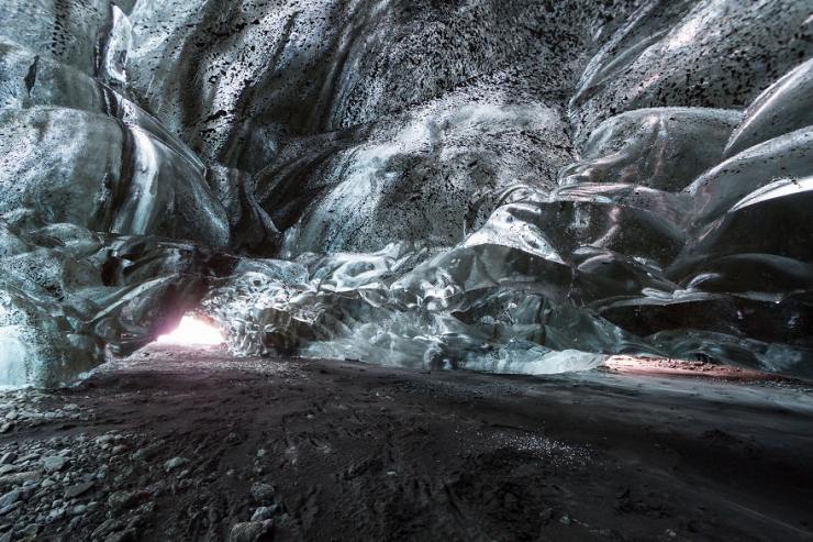 Illustration de l'article : Cette grotte de glace en Islande est une merveille de la nature