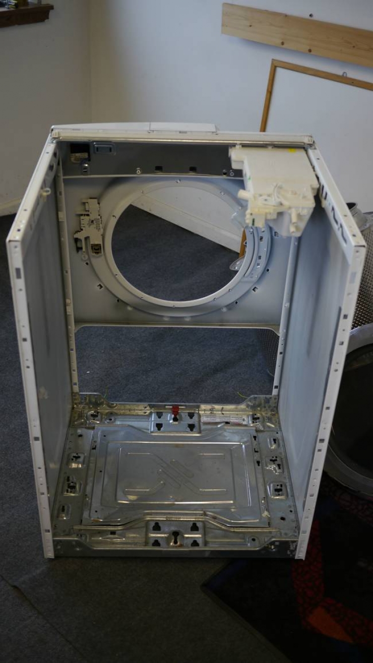 Illustration de l'article : Regardez ce que cet homme a fait de sa machine &agrave; laver d&eacute;fectueuse... C'est bien pens&eacute;!