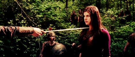 Illustration de l'article : Alice relook&eacute;e en Buffy, Cruella en Lady Gaga ou Ursula en Beyonc&eacute;, ces clich&eacute;s sont juste &eacute;normes!