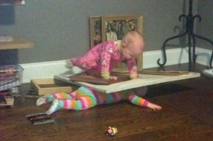 Illustration de l'article : Les frangins et frangines sont une b&eacute;n&eacute;diction, mais aussi parfois de vrais boulets ! (12 photos)