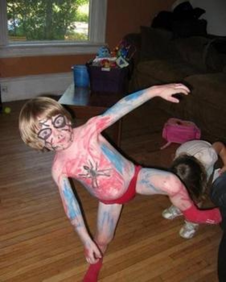 Illustration de l'article : Les frangins et frangines sont une b&eacute;n&eacute;diction, mais aussi parfois de vrais boulets ! (12 photos)