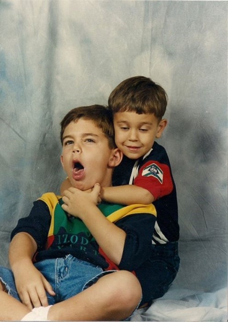 Illustration de l'article : Les frangins et frangines sont une b&eacute;n&eacute;diction, mais aussi parfois de vrais boulets ! (12 photos)