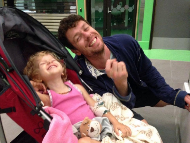 Illustration de l'article : Ce que ce papa vient de faire a sauv&eacute; la vie de sa fille, maintenant il risque la prison!