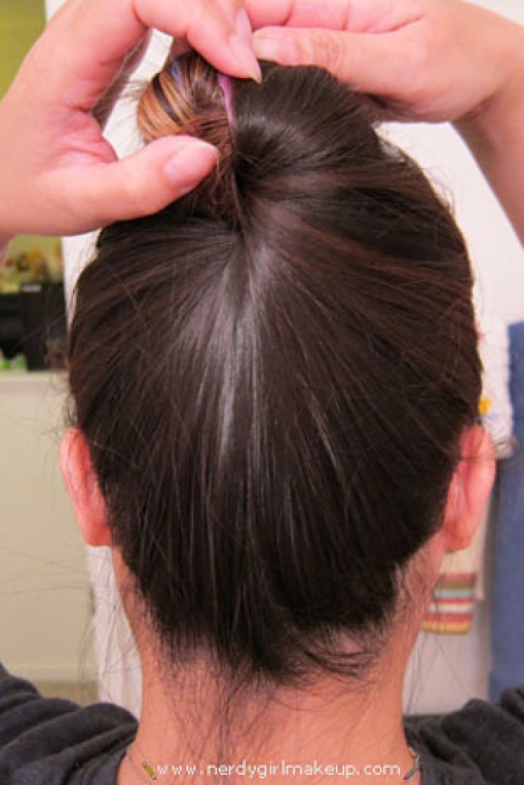 Illustration de l'article : Voici 15 astuces de coiffure tr&egrave;s simples pour vous permettre de gagner du temps!