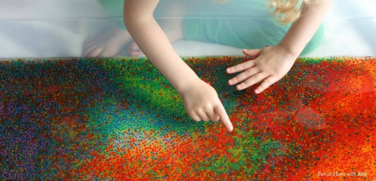 Illustration de l'article : 12 id&eacute;es d'activit&eacute;s fantastiques &agrave; faire avec vos enfants !