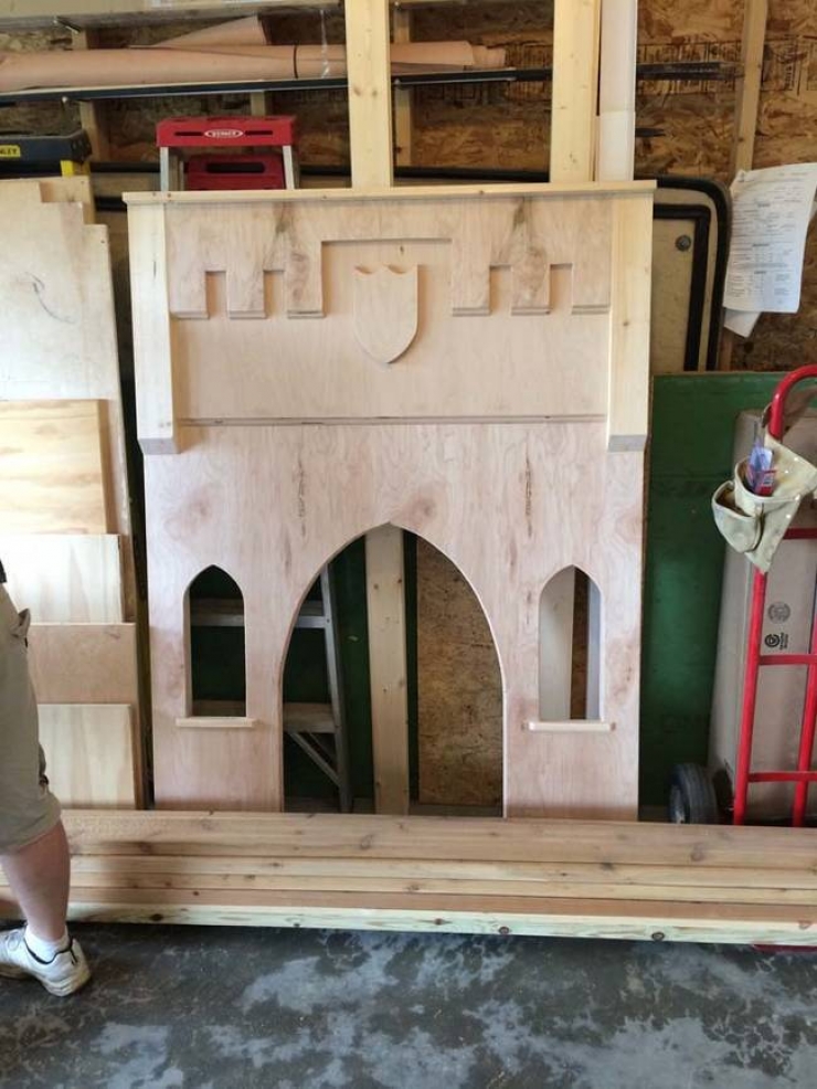 Illustration de l'article : Quand papa construit un magnifique château de princesse à sa fille...