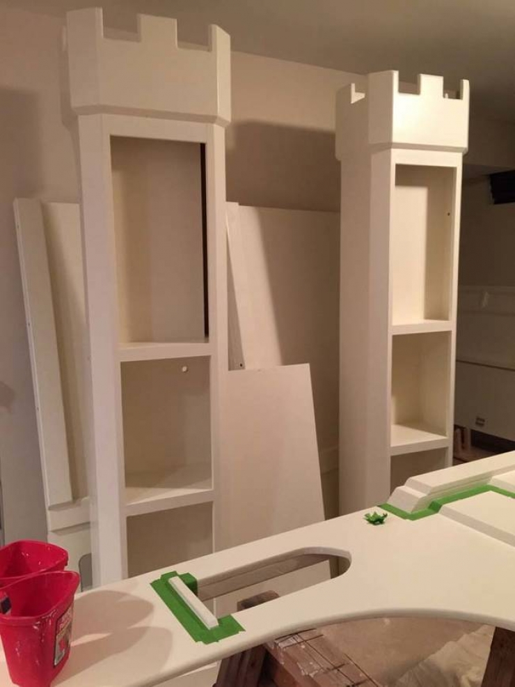Illustration de l'article : Quand papa construit un magnifique château de princesse à sa fille...