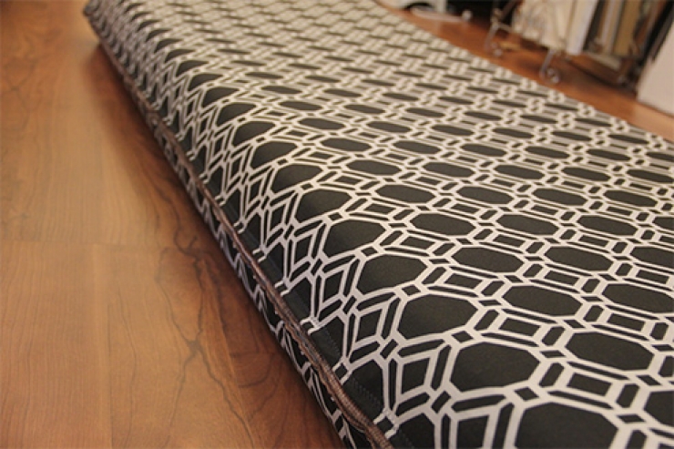 Illustration de l'article : Ils r&eacute;cup&egrave;rent et transforment une vieille roulotte en ruine en un cocon Vintage et incroyable ! Joli boulot&hellip;