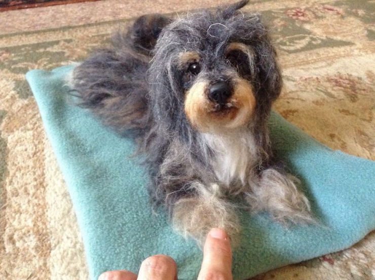 Illustration de l'article : 11 sculptures de chiens en feutre plus vraies que nature