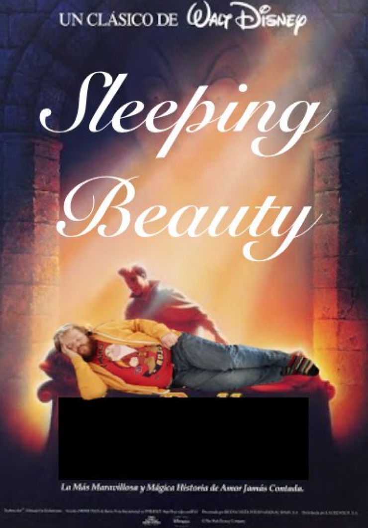 Illustration de l'article : Ne jamais s'endormir au travail quand on a des coll&egrave;gues farceurs... Ce monsieur vient de le comprendre en devenant une star sur le web...