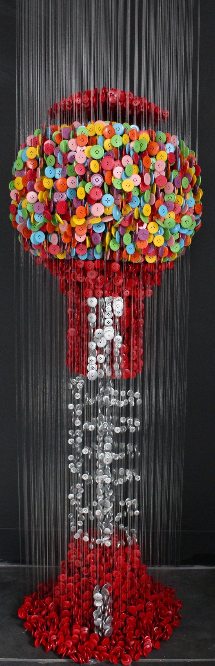 Illustration de l'article : Vous avez des vieux boutons qui trainent dans le grenier ?  Voici 53 id&eacute;es de cr&eacute;ations que vous pourrez r&eacute;aliser avec ! 