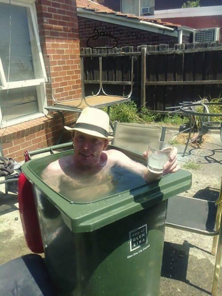 Illustration de l'article : Ces 23 individus ont de drôles de solutions pour combattre la canicule... Mais chapeau bas ! 