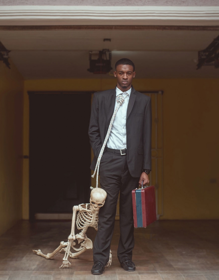 Illustration de l'article : A travers la photographie, il d&eacute;nonce la cruaut&eacute; de la soci&eacute;t&eacute; moderne et du monde du travail