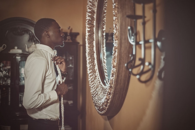 Illustration de l'article : A travers la photographie, il d&eacute;nonce la cruaut&eacute; de la soci&eacute;t&eacute; moderne et du monde du travail