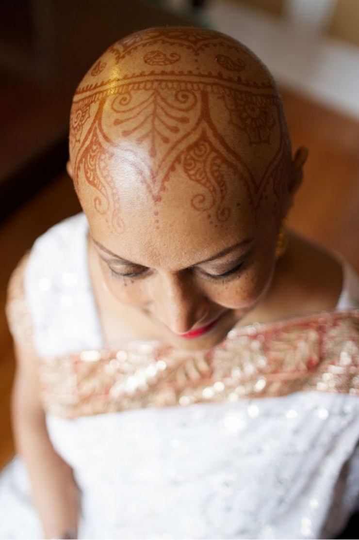 Illustration de l'article : Des couronnes de henn&eacute; pour ces femmes qui ont perdu leurs cheveux &agrave; cause de la chimio