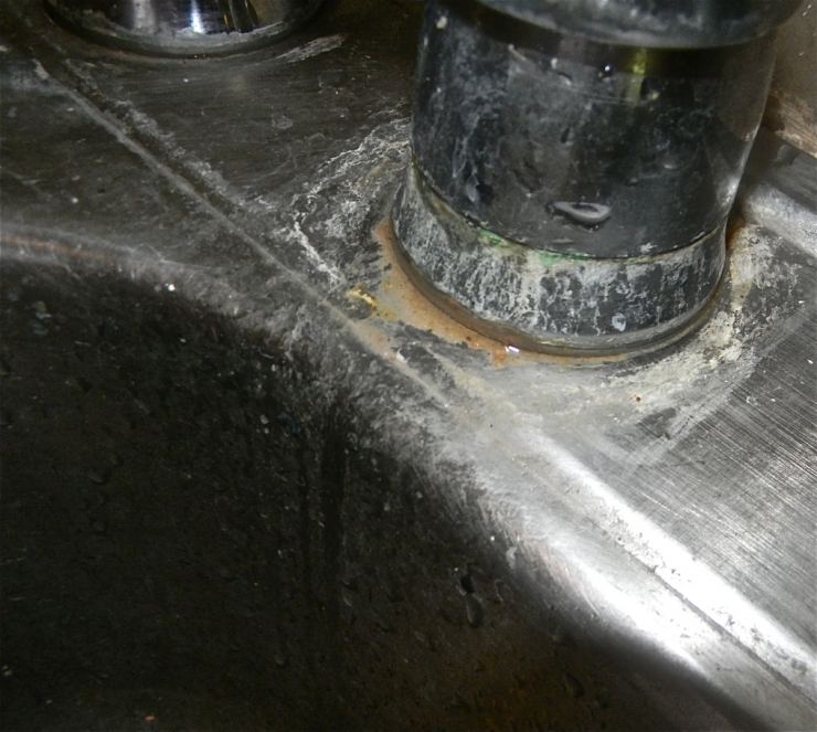 Illustration de l'article : Une astuce toute simple pour faire briller votre &eacute;vier de cuisine !