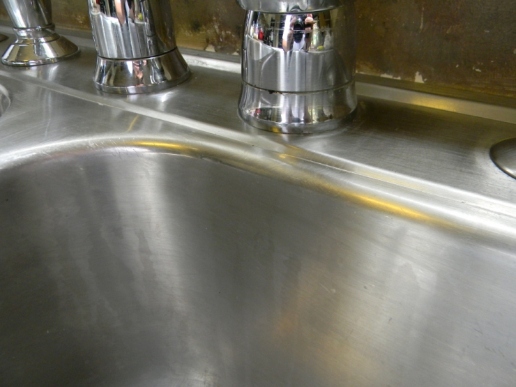 Illustration de l'article : Une astuce toute simple pour faire briller votre &eacute;vier de cuisine !