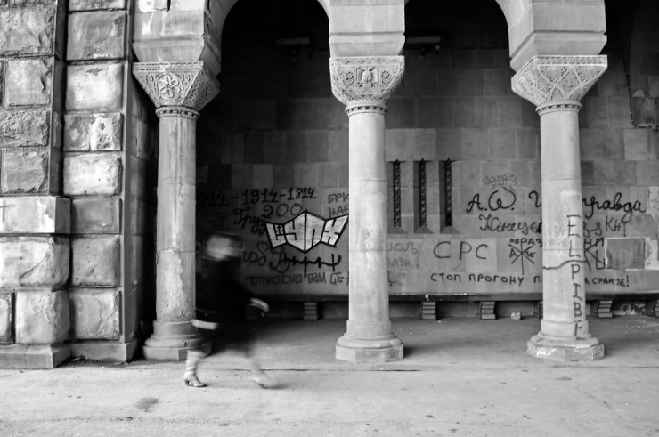 Illustration de l'article : Les fantômes urbains de Belgrade, par Ozan Do?an