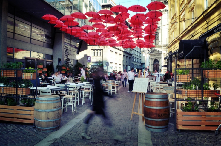 Illustration de l'article : Les fantômes urbains de Belgrade, par Ozan Do?an