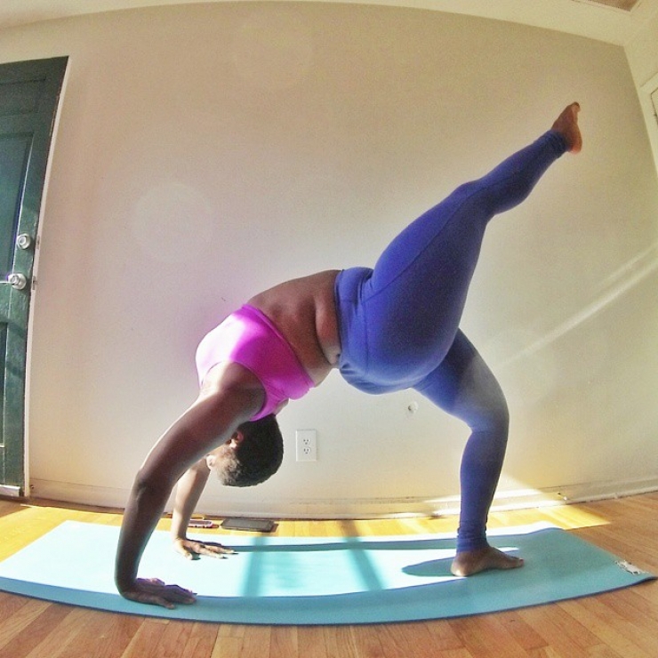 Illustration de l'article : Elle est la preuve vivante que l'on peut s'adonner au yoga malgr&eacute; l'ob&eacute;sit&eacute;