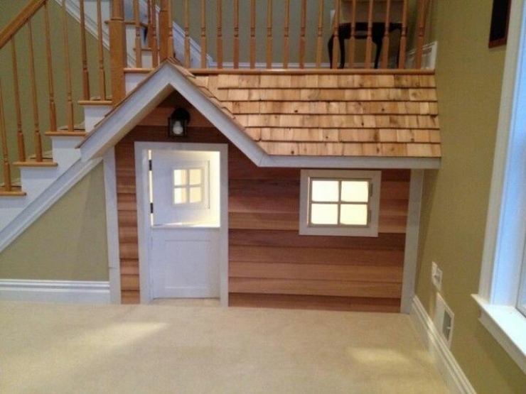 Illustration de l'article : Vous cherchez &agrave; arranger l'espace libre sous votre escalier ? Ces 33 id&eacute;es sont pour vous !