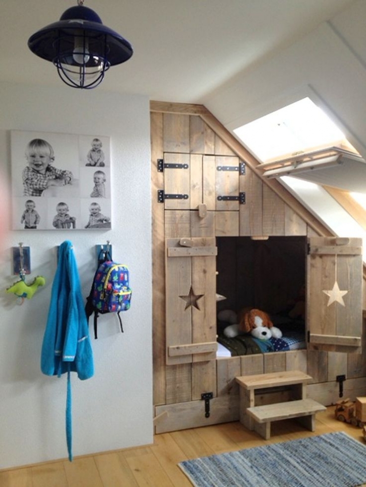 Illustration de l'article : Vous cherchez &agrave; arranger l'espace libre sous votre escalier ? Ces 33 id&eacute;es sont pour vous !