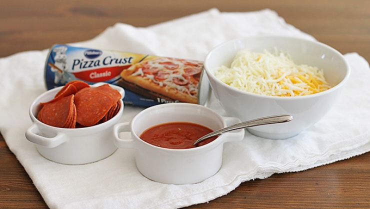 Illustration de l'article : Il vous faudra moins de 5 minutes pour pr&eacute;parer cette pizza !