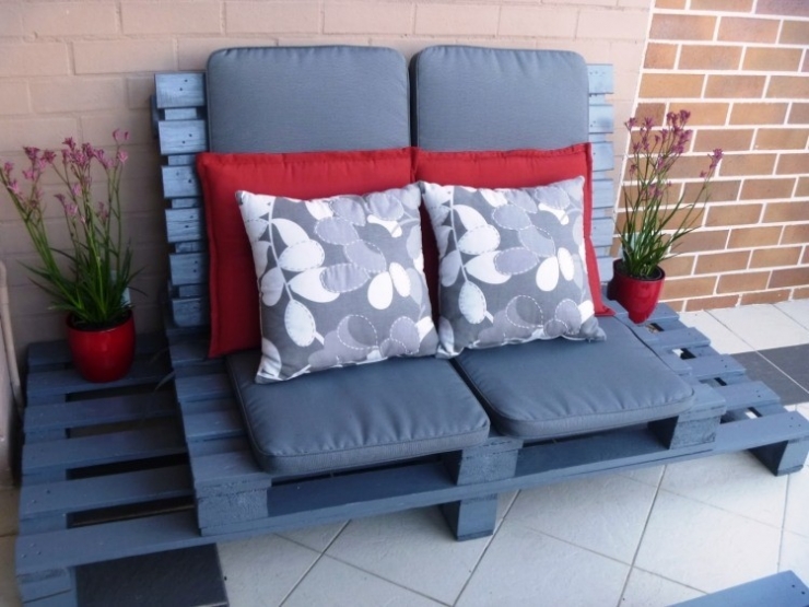 Illustration de l'article : Nouvelle s&eacute;rie de r&eacute;alisations &agrave; base de palettes. Aujourd'hui c'est une "sp&eacute;ciale canap&eacute;" !