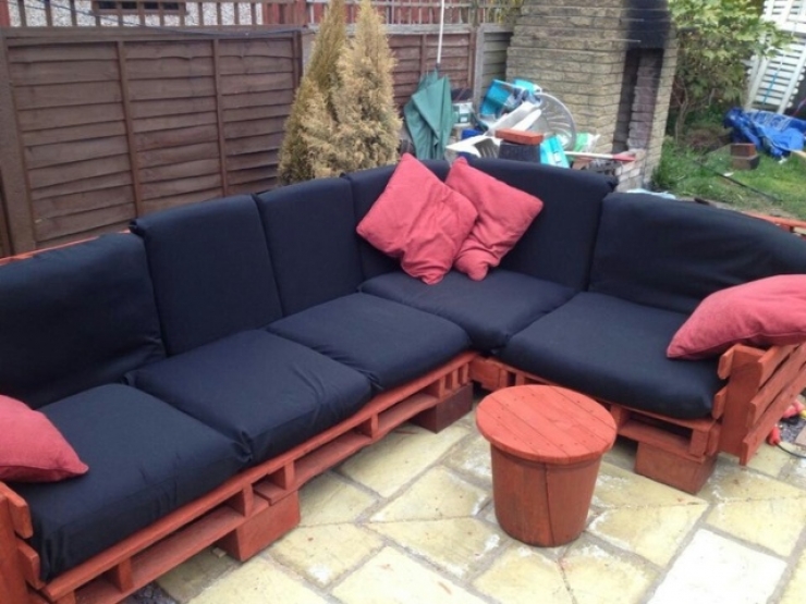 Illustration de l'article : Nouvelle s&eacute;rie de r&eacute;alisations &agrave; base de palettes. Aujourd'hui c'est une "sp&eacute;ciale canap&eacute;" !