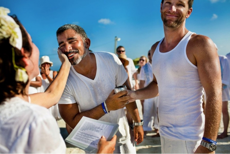 Illustration de l'article : Petit moment de tendresse avec ces 22 photos de mariages entre personnes du même genre...