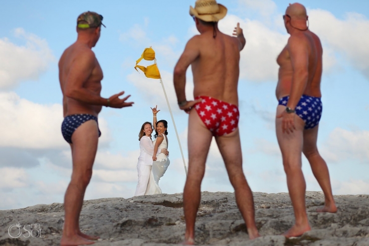 Illustration de l'article : Petit moment de tendresse avec ces 22 photos de mariages entre personnes du même genre...