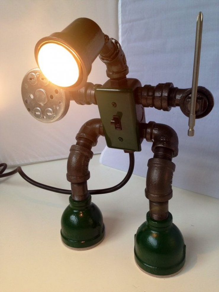 Illustration de l'article : Faites le plein de créativité avec ces 40 objets détournés en lampes !